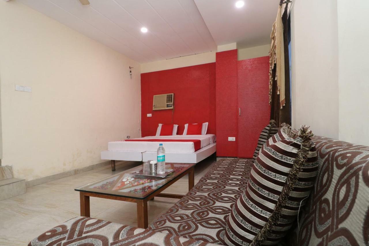 Oyo 29852 Hotel Golden View Abadpura Ngoại thất bức ảnh