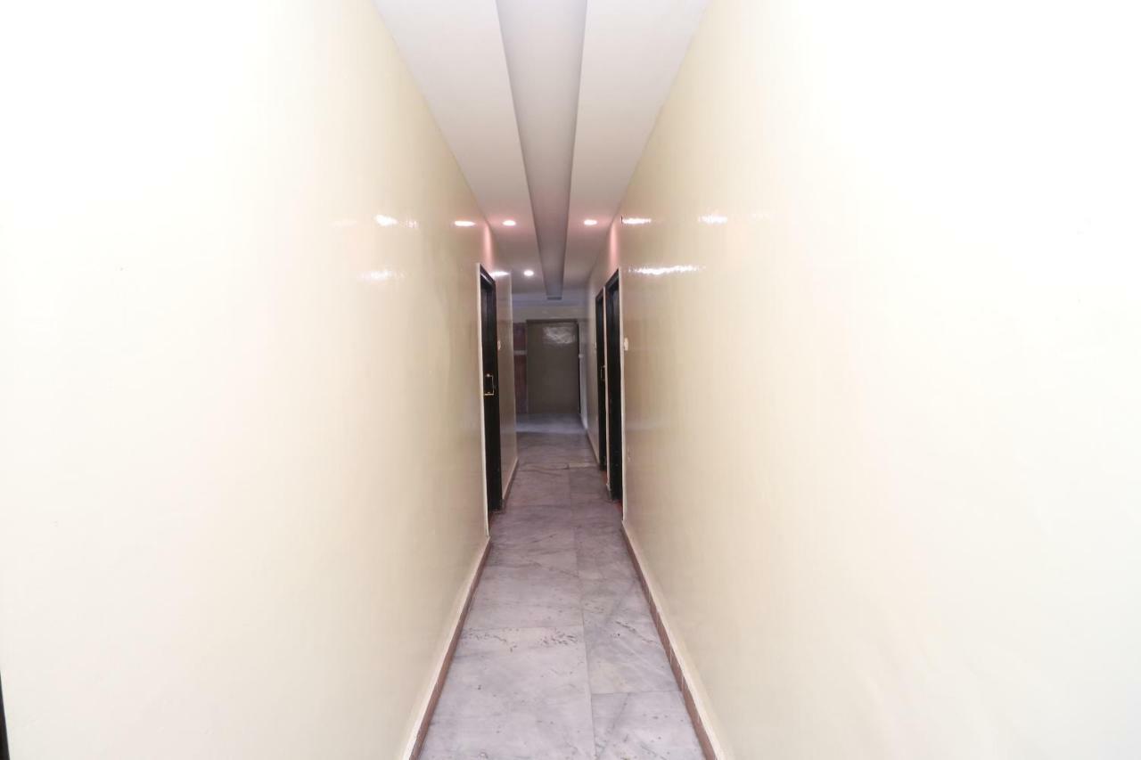 Oyo 29852 Hotel Golden View Abadpura Ngoại thất bức ảnh