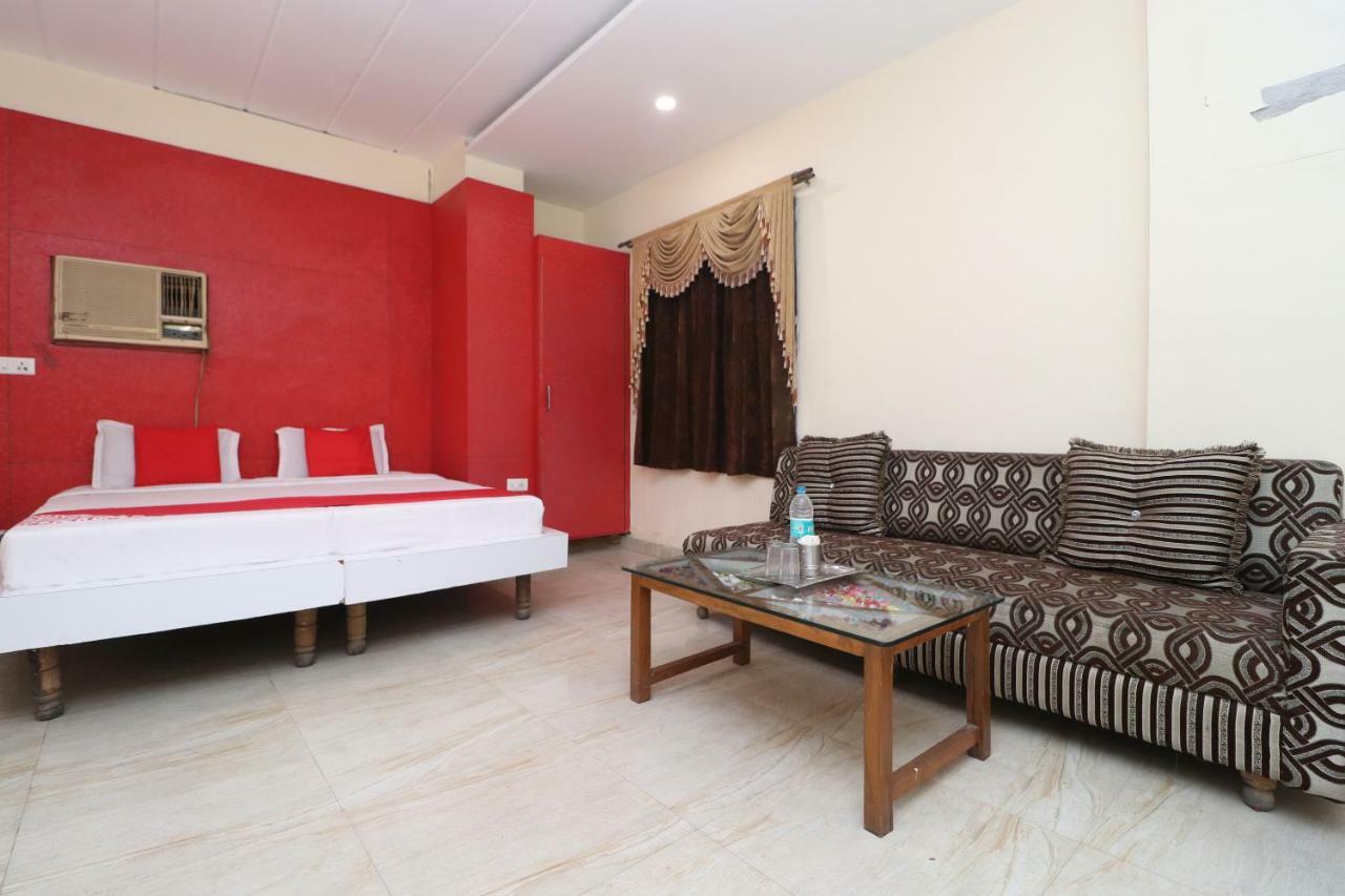 Oyo 29852 Hotel Golden View Abadpura Ngoại thất bức ảnh