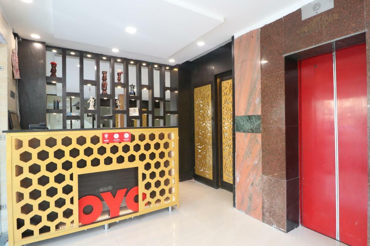 Oyo 29852 Hotel Golden View Abadpura Ngoại thất bức ảnh